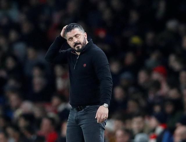 记者：阿根廷全队周四启程前往安哥拉，梅西届时将首发出战